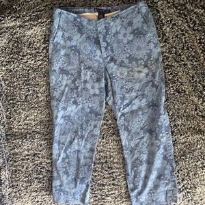Floral blue capris